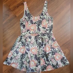 H&M Divided | Sleeveless A Line Skater Dress | Floral & Parrot | Size 10/M